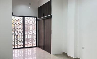 Alquiler de departamento de 2 dormitorios en Entre Ríos, Samborondón Recién remodelado