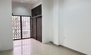Alquiler de departamento de 2 dormitorios en Entre Ríos, Samborondón Recién remodelado