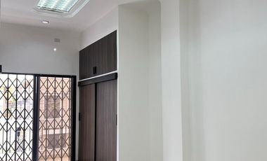 Alquiler de departamento de 2 dormitorios en Entre Ríos, Samborondón Recién remodelado