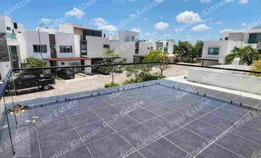 SE RENTA AMPLIA  CASA DE 4 RECÁMARAS,ALBERCA PRIVAD,A, SEGURIDAD,  AMENIDADES 2 CASAS CLUB, UBICADA EN RESIDENCIAL AQUA BY CUMBRES CANCÚN