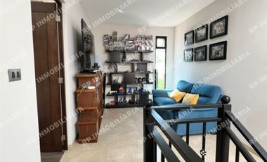 CASA TRES RECÁMARAS CON AMPLIOS ESPACIOS EN EXCELENTE UBICACIÓN EN EL CONDOMINIO