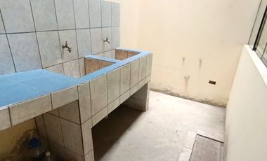 CASA EN VENTA  2 PISOS