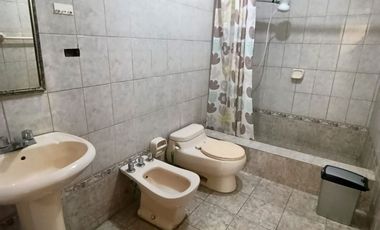 CASA EN VENTA  2 PISOS