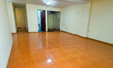 CASA EN VENTA  2 PISOS