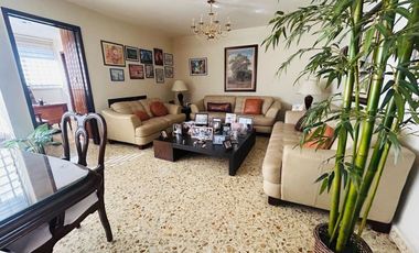 AMPLIA CASA EN VENTA. UNA OPORT DE INVERSIÓN: DOS CASAS EN UNA.