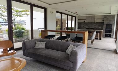 VENDO PENTHOUSE EXCLUSIVO CON HERMOSA VISTA EN CUMBAYA - TUMBACO