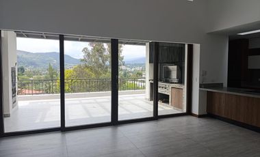 VENDO PENTHOUSE EXCLUSIVO CON HERMOSA VISTA EN CUMBAYA - TUMBACO