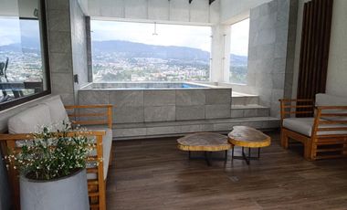 VENDO PENTHOUSE EXCLUSIVO CON HERMOSA VISTA EN CUMBAYA - TUMBACO