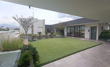 VENDO PENTHOUSE EXCLUSIVO CON HERMOSA VISTA EN CUMBAYA - TUMBACO