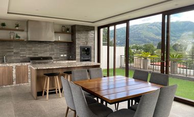 VENDO PENTHOUSE EXCLUSIVO CON HERMOSA VISTA EN CUMBAYA - TUMBACO