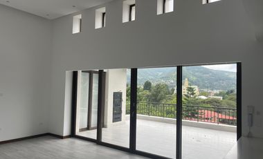 VENDO PENTHOUSE EXCLUSIVO CON HERMOSA VISTA EN CUMBAYA - TUMBACO