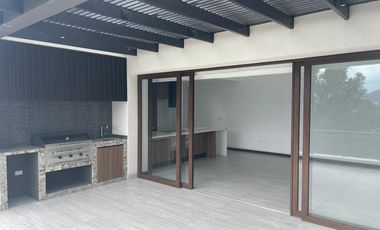 VENDO PENTHOUSE EXCLUSIVO CON HERMOSA VISTA EN CUMBAYA - TUMBACO