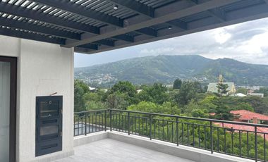 VENDO PENTHOUSE EXCLUSIVO CON HERMOSA VISTA EN CUMBAYA - TUMBACO