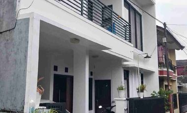 rumah  2 lantai sudah renovasi lokasi Riung Bandung