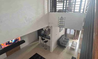 rumah  2 lantai sudah renovasi lokasi Riung Bandung