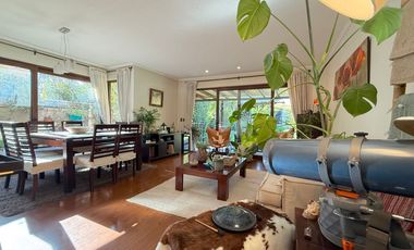 Casa en Venta, Umbral de Chicureo, 4 dormit.+servicio+piscinas+4 estacionamientos