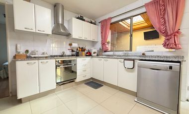 Casa en Venta, Umbral de Chicureo, 4 dormit.+servicio+piscinas+4 estacionamientos