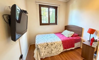 Casa en Venta, Umbral de Chicureo, 4 dormit.+servicio+piscinas+4 estacionamientos