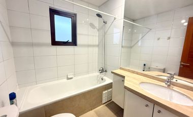 Casa en Venta, Umbral de Chicureo, 4 dormit.+servicio+piscinas+4 estacionamientos