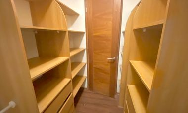 Casa en Venta, Umbral de Chicureo, 4 dormit.+servicio+piscinas+4 estacionamientos