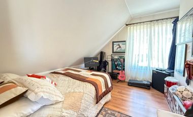Casa en Venta, Umbral de Chicureo, 4 dormit.+servicio+piscinas+4 estacionamientos