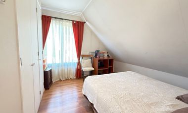 Casa en Venta, Umbral de Chicureo, 4 dormit.+servicio+piscinas+4 estacionamientos