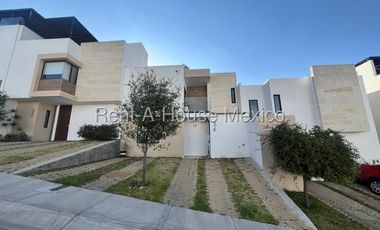 Zibatá Casa amueblada con home office y jardín en renta Bpa2420