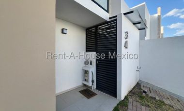 Zibatá Casa amueblada con home office y jardín en renta Bpa2420