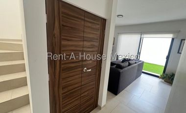 Zibatá Casa amueblada con home office y jardín en renta Bpa2420