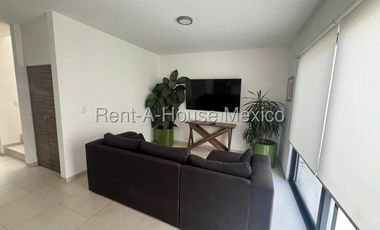 Zibatá Casa amueblada con home office y jardín en renta Bpa2420