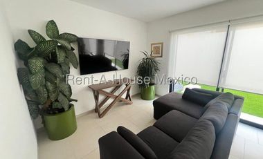 Zibatá Casa amueblada con home office y jardín en renta Bpa2420