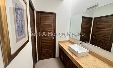 Zibatá Casa amueblada con home office y jardín en renta Bpa2420