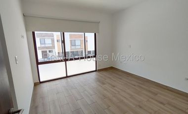 Zibatá Casa en renta en Áurea con alberca y gimnasio Bpa2681