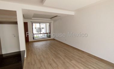Zibatá Casa en renta en Áurea con alberca y gimnasio Bpa2681