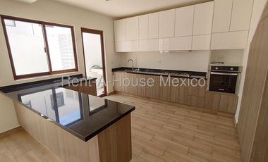 Zibatá Casa en renta en Áurea con alberca y gimnasio Bpa2681