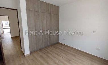 Zibatá Casa en renta en Áurea con alberca y gimnasio Bpa2681
