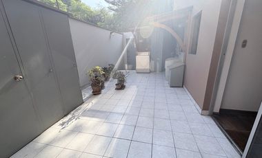 Departamento en Primer Piso con salida a Parque Santiago de Surco