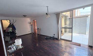 Departamento en Primer Piso con salida a Parque Santiago de Surco