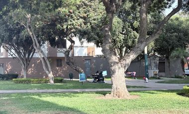 Departamento en Primer Piso con salida a Parque Santiago de Surco