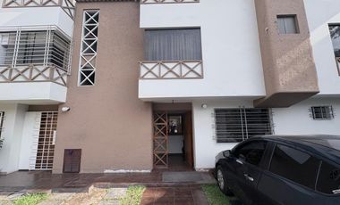 Departamento en Primer Piso con salida a Parque Santiago de Surco