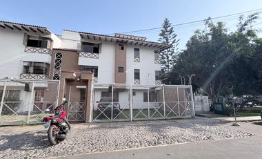 Departamento en Primer Piso con salida a Parque Santiago de Surco