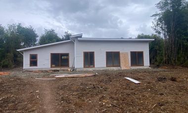 Excelente oportunidad! Linda Parcela con Casa nueva. Club de Campo. Puerto Varas