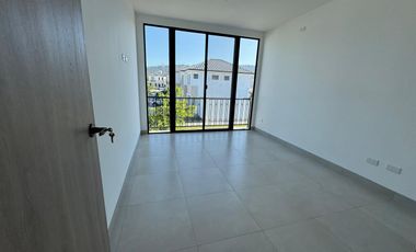 URBANIZACION ALBA DEL BOSQUE ALQUILO PRECIOSA Y LUJOSA VILLA POR ESTRENAR, DOS PLANTAS, CUATRO DORMITORIOS