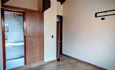 Casa en conjunto habitacional.