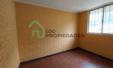 Casa de 3 dormitorios y 2 baños, 2 estacionamientos Patio y Antejardín calle México altura 9.400 Comuna La Florida.