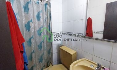 Casa de 3 dormitorios y 2 baños, 2 estacionamientos Patio y Antejardín calle México altura 9.400 Comuna La Florida.