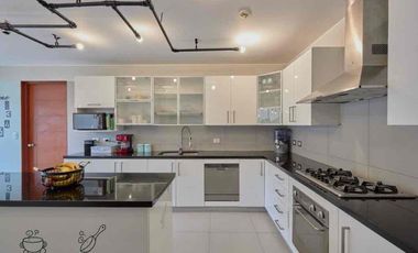 Venta de Exclusivo Flat en Chacarilla – Frente a Parque