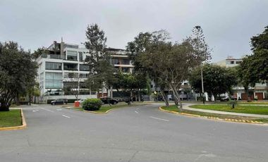Venta de Exclusivo Flat en Chacarilla – Frente a Parque