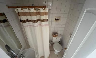 SE VENDE PROPIEDAD EN PEÑALOLEN, 4 HABITACIONES, 3 BAÑOS, SEGURIDAD 24/7 (MICROBARRIO), RIEGO AUTOMATICO EN JARDÍN (POR PAISAJISTA)DELANTERO Y TRASERO