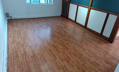 Vendo Excelente Oficina 2 privados